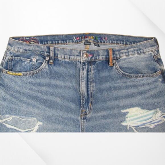 American Eagle Pride Strigid Ripped Low-Rise Baggy Flare X-Short Jeans 8 - Picture 4 of 10